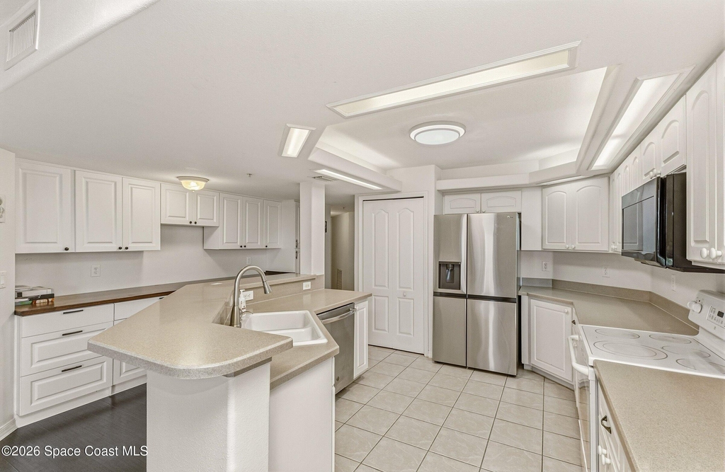 800 Del Rio Way - Photo 3