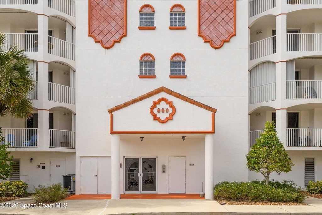 800 Del Rio Way - Photo 0