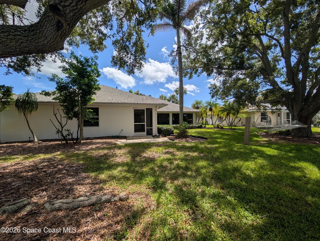 447 Lake Victoria Circle - Photo 39