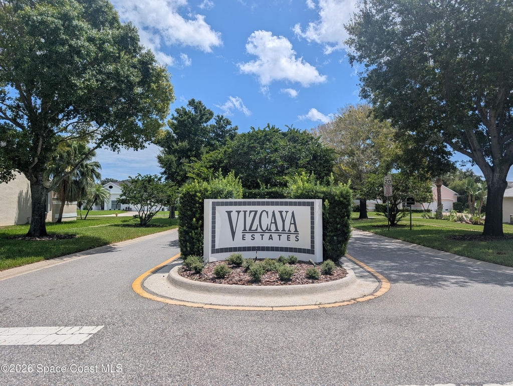 447 Lake Victoria Circle - Photo 1