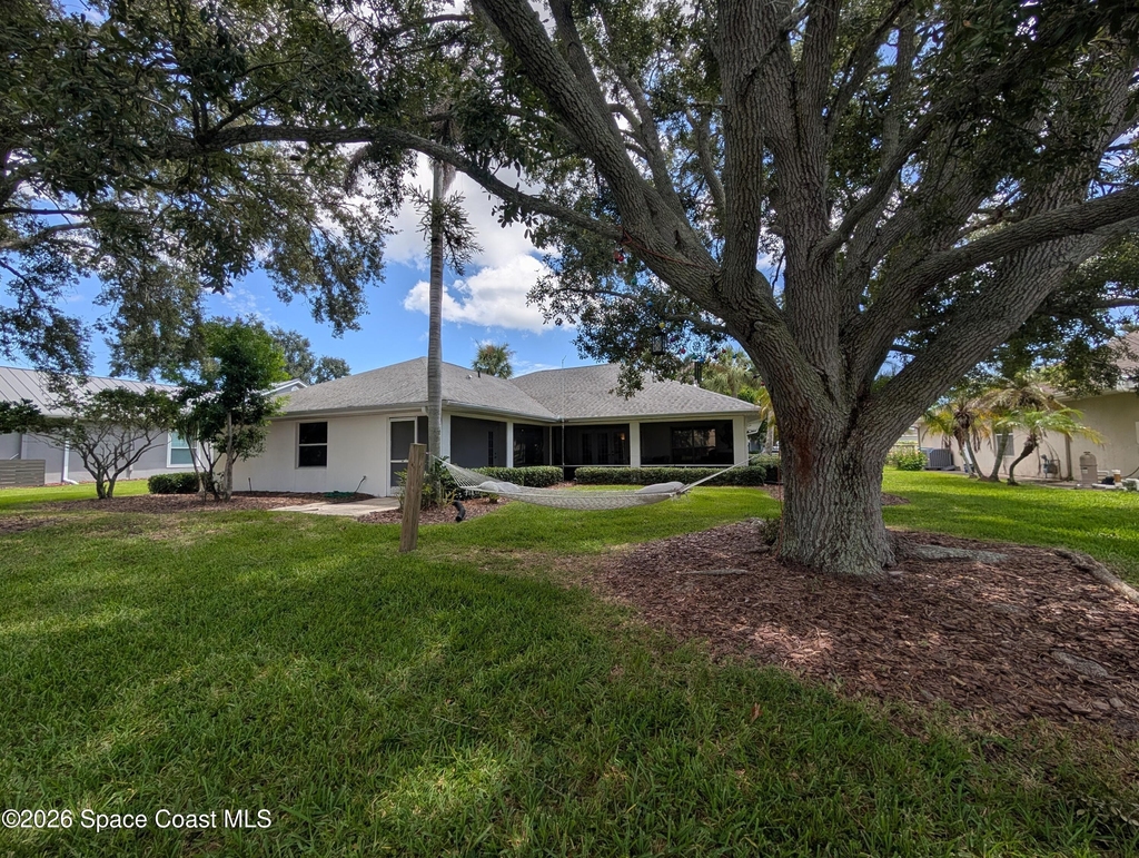 447 Lake Victoria Circle - Photo 38