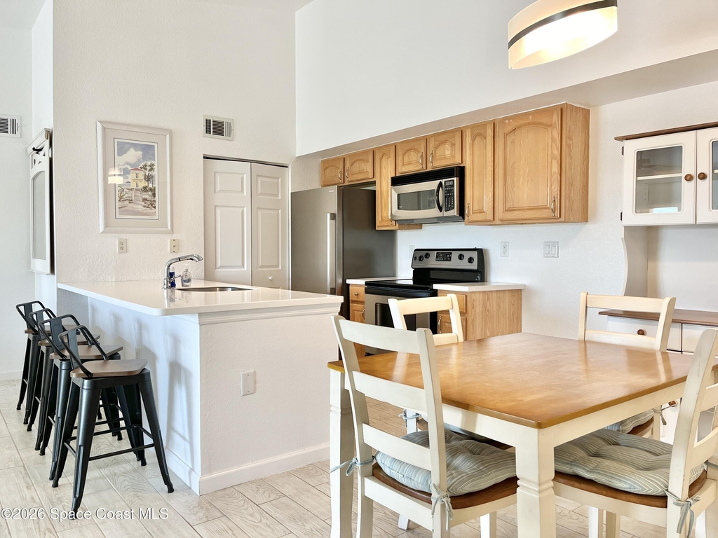 221 Sw Palm Drive - Photo 1