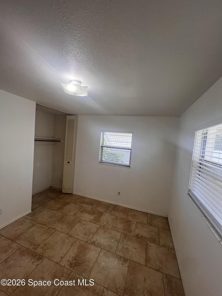 2407 Lakeview Drive - Photo 11