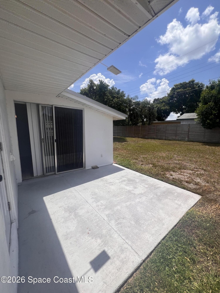 2407 Lakeview Drive - Photo 13