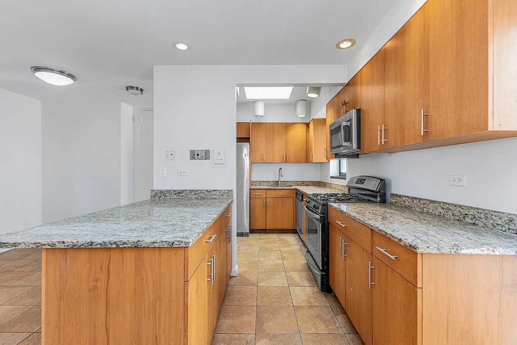 360 East 57th Street - Photo 3