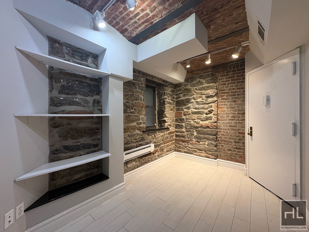 Mott St - Photo 9