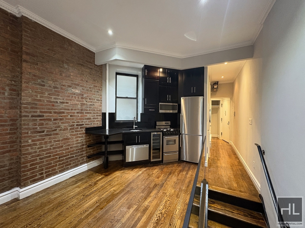 Mott St - Photo 0