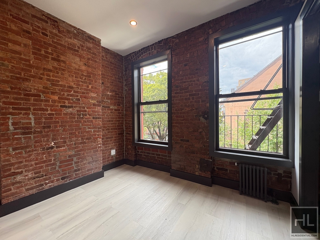 Mott Street - Photo 11