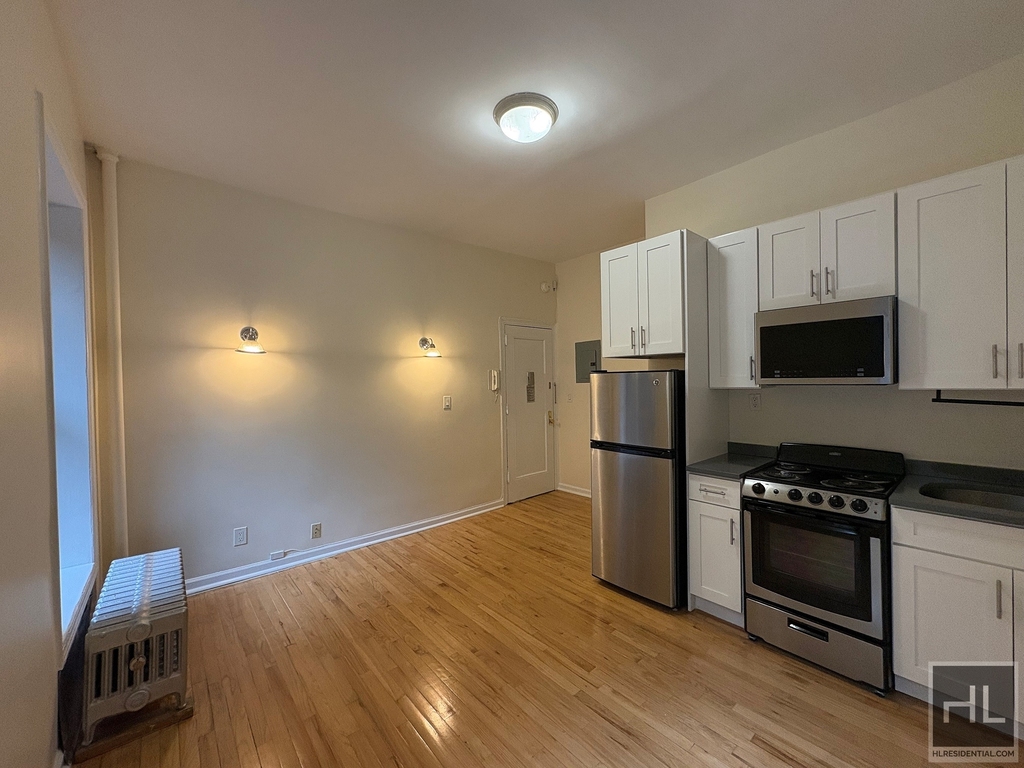 West 72 Street - Photo 1