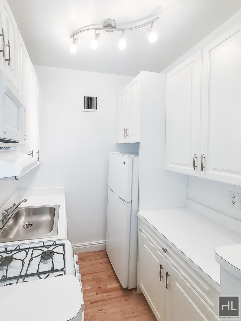 East 83 Street - Photo 0