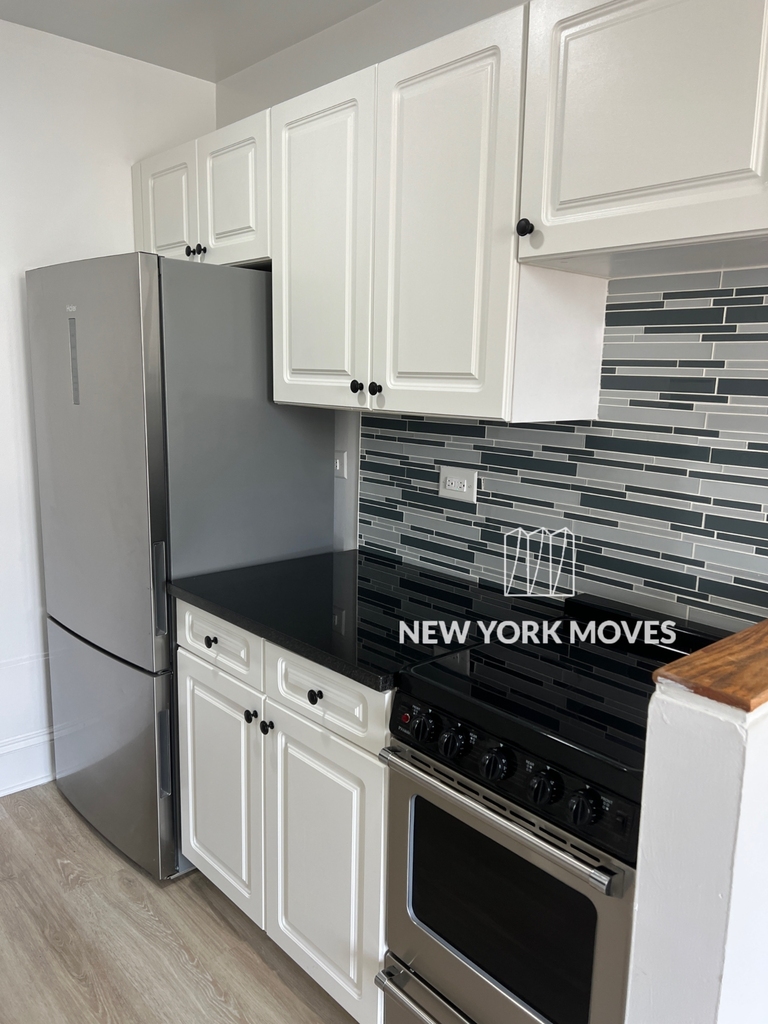 West 34th Street (5TH AVE & BROADWAY) - Photo 7