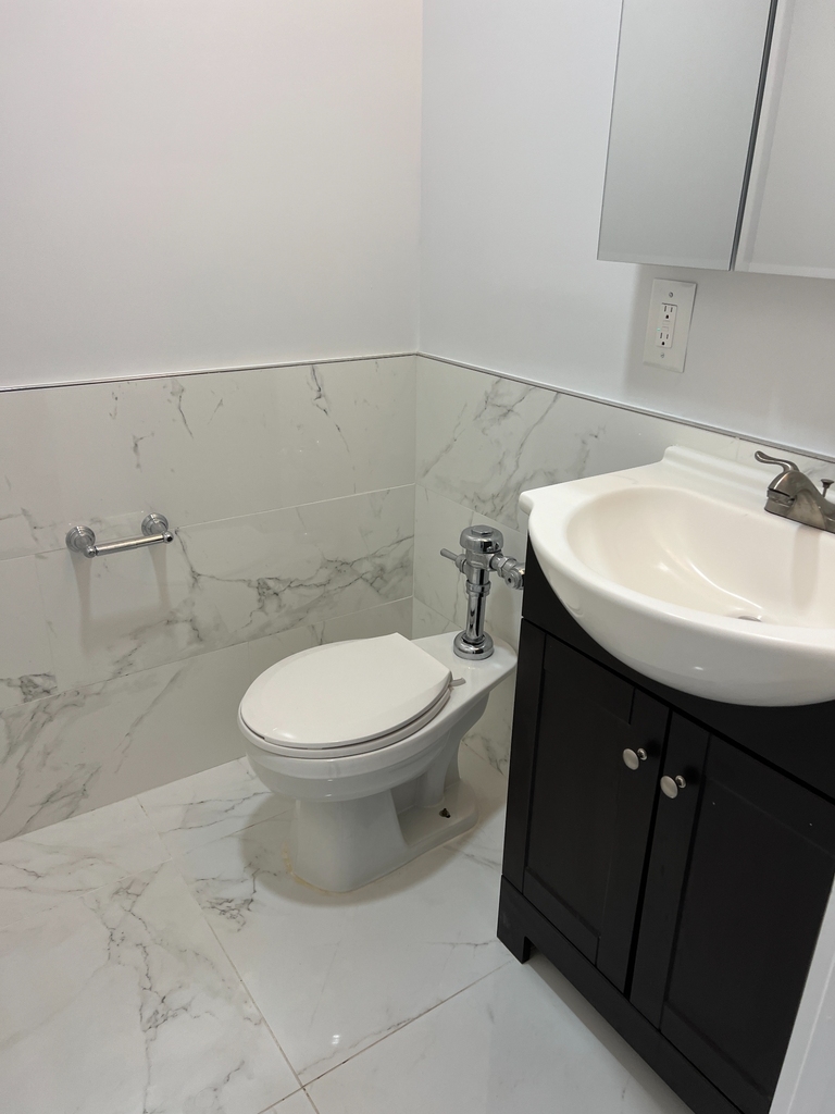 West 34th Street (5TH AVE & BROADWAY) - Photo 9