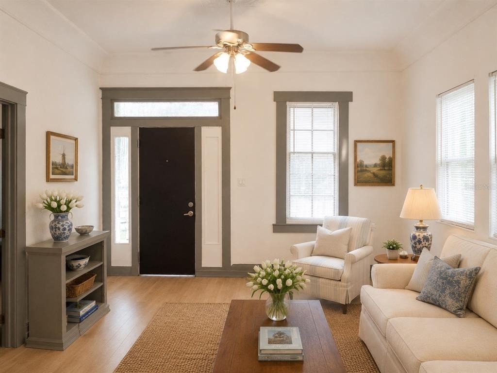 2107 W Chestnut Street - Photo 3