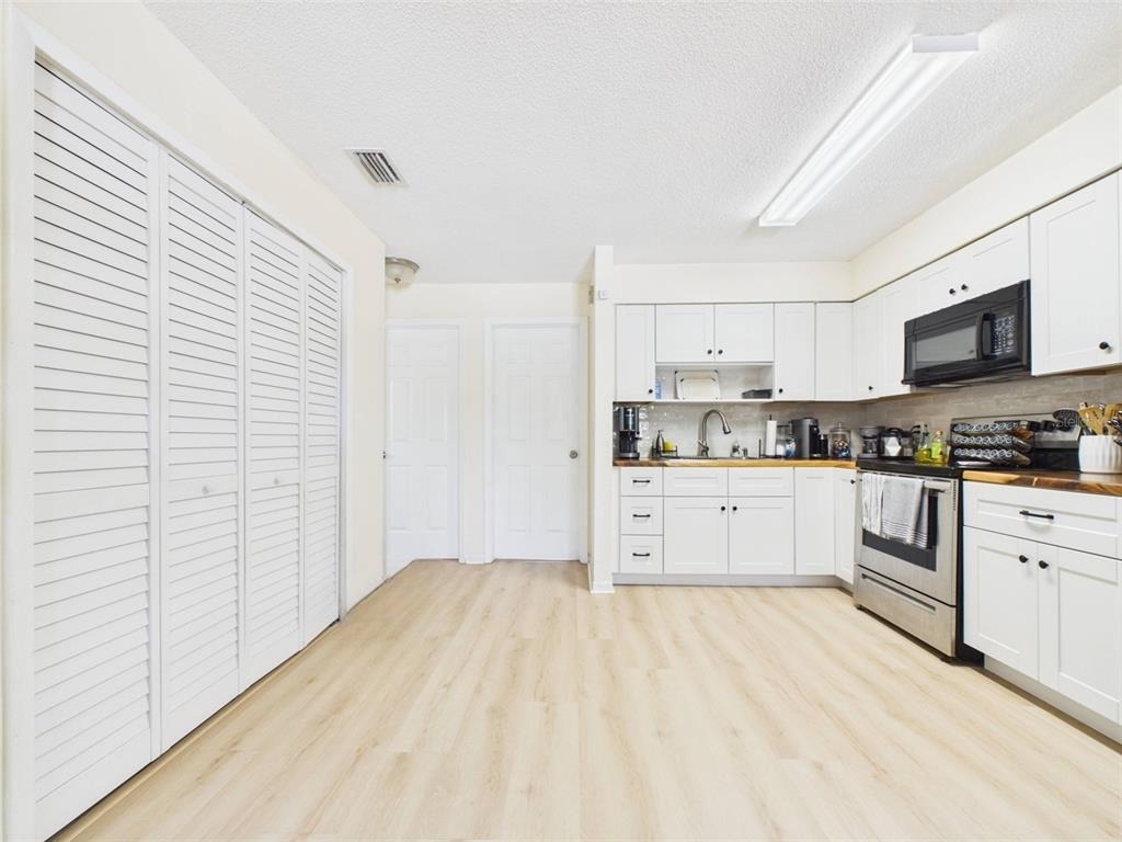1411 E 109th Avenue - Photo 2