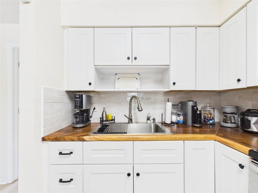 1411 E 109th Avenue - Photo 3