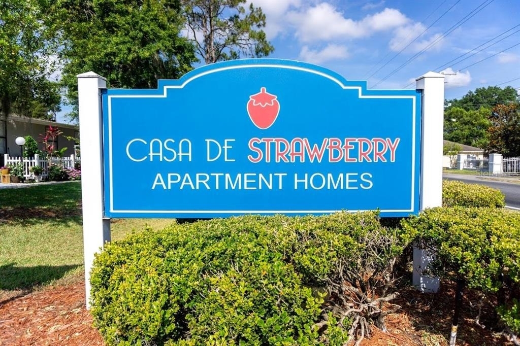 1400 Strawberry Place - Photo 1
