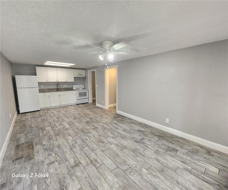 1400 Strawberry Place - Photo 2