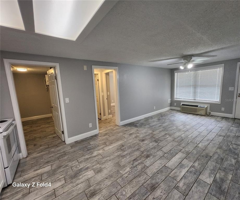1400 Strawberry Place - Photo 4