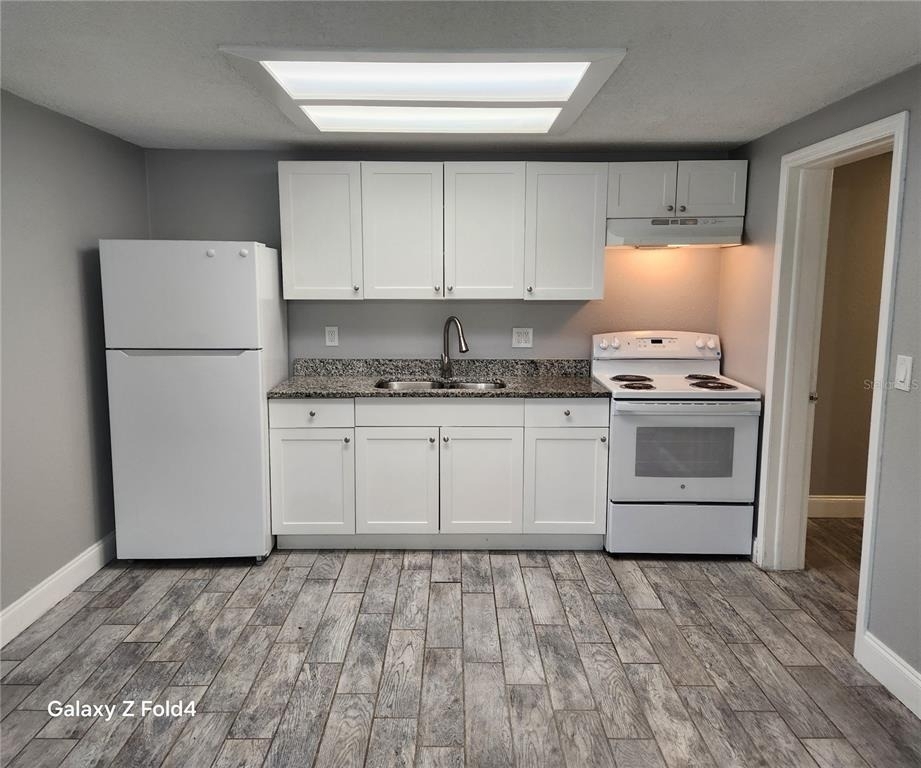 1400 Strawberry Place - Photo 5
