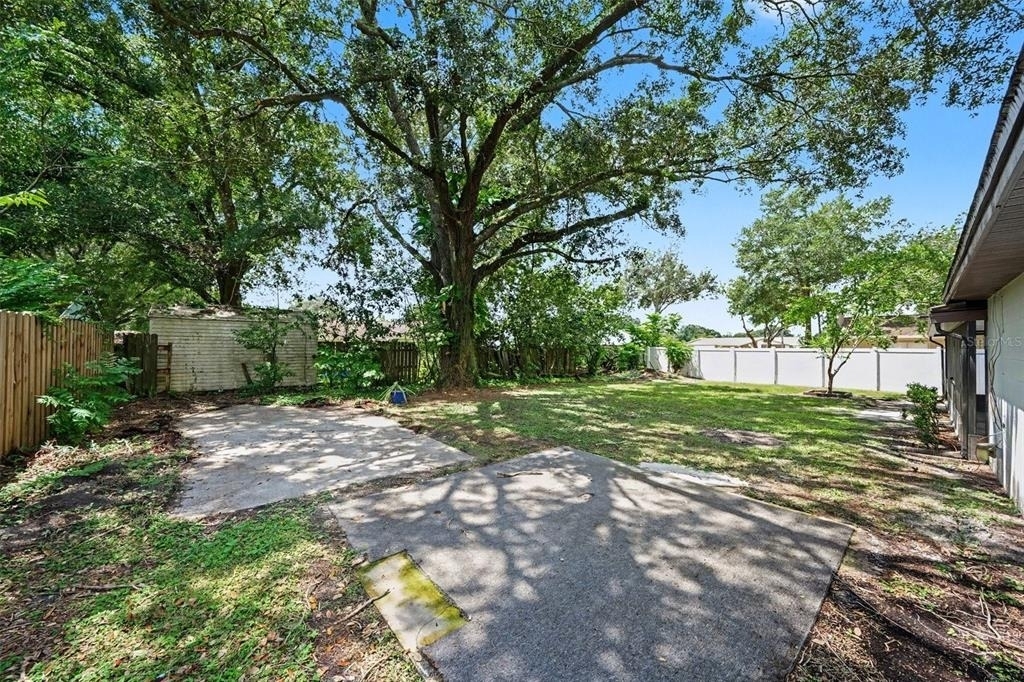 1913 Cedarbrooke Drive - Photo 5