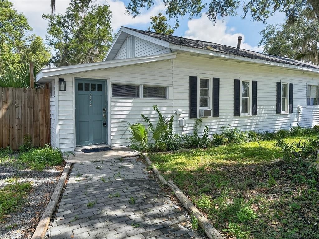 325 S 2nd Street - Photo 0