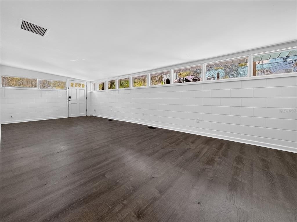 325 S 2nd Street - Photo 2