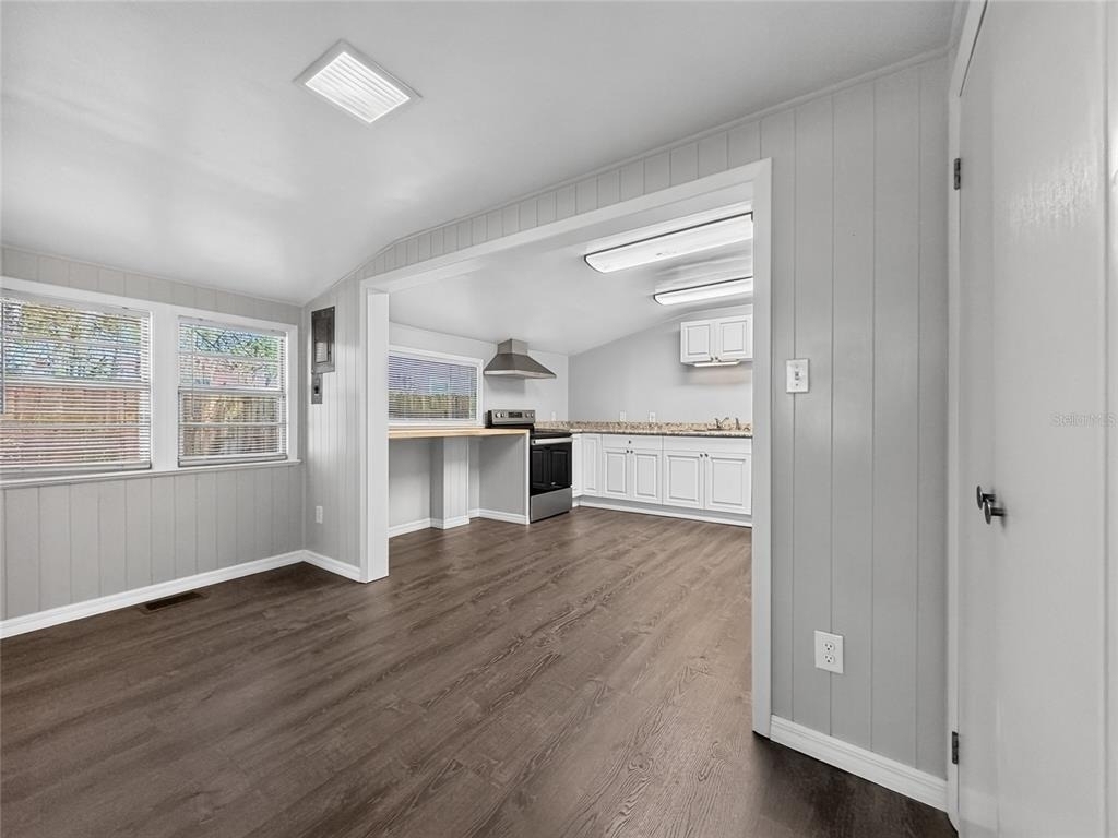 325 S 2nd Street - Photo 5