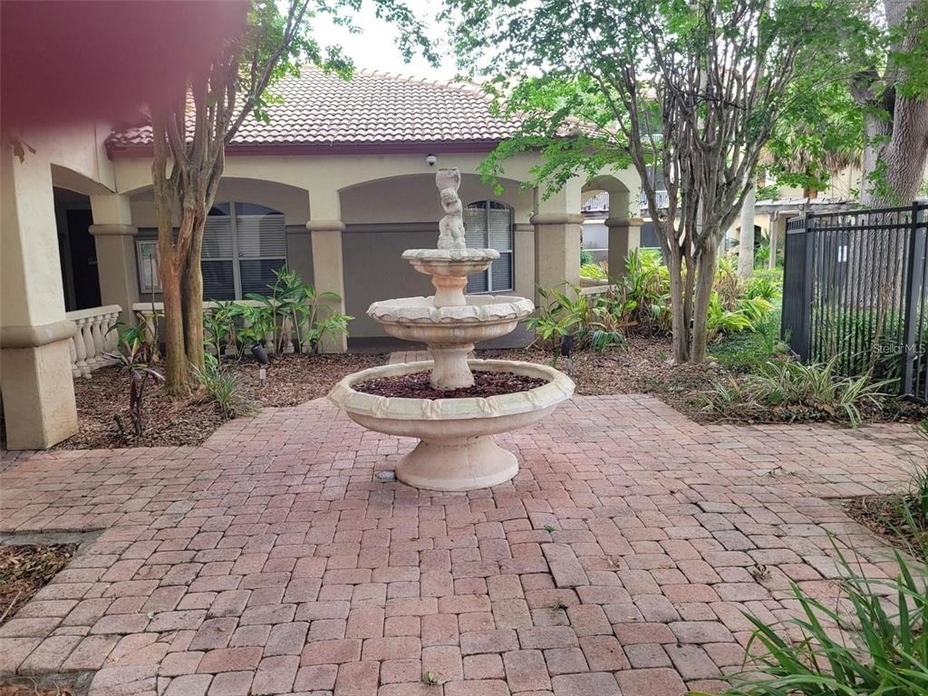 823 Camargo Way - Photo 25