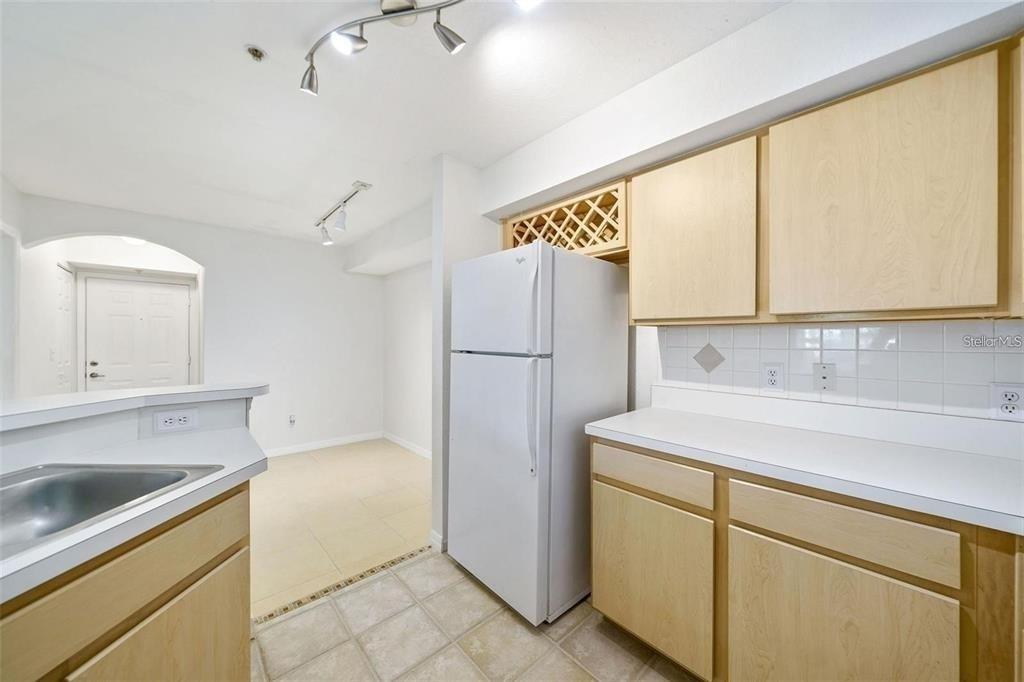 823 Camargo Way - Photo 2
