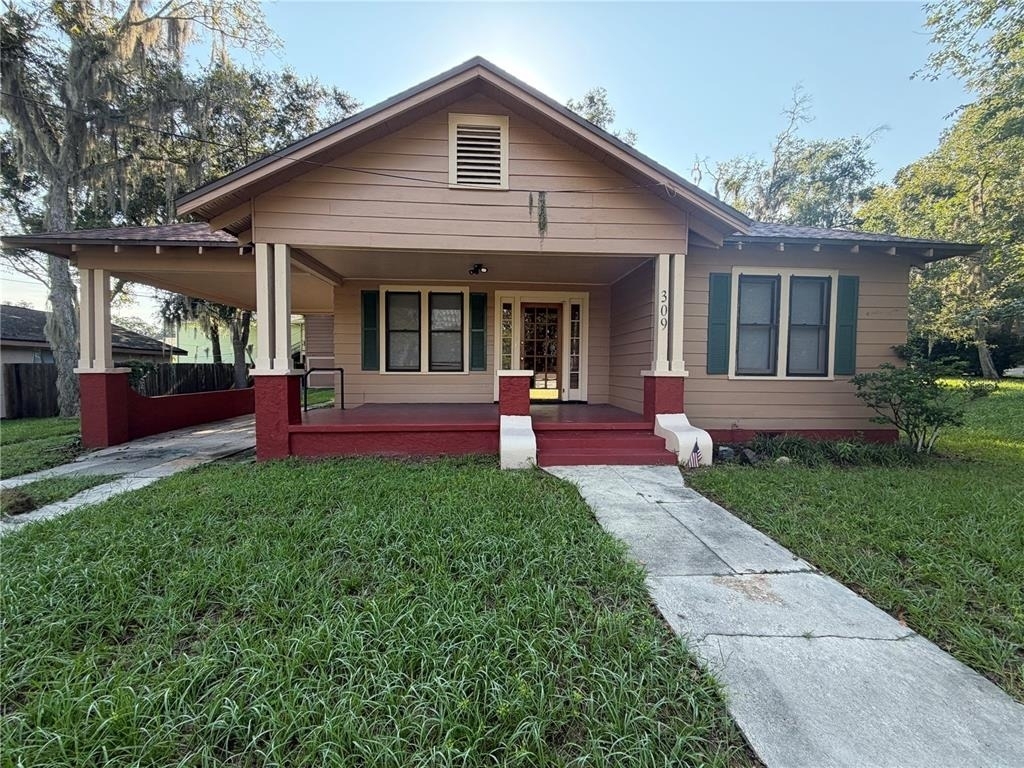 309 Ne Sanchez Avenue - Photo 0