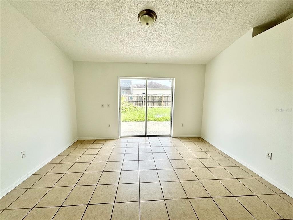 362 Aylesbury Court - Photo 3