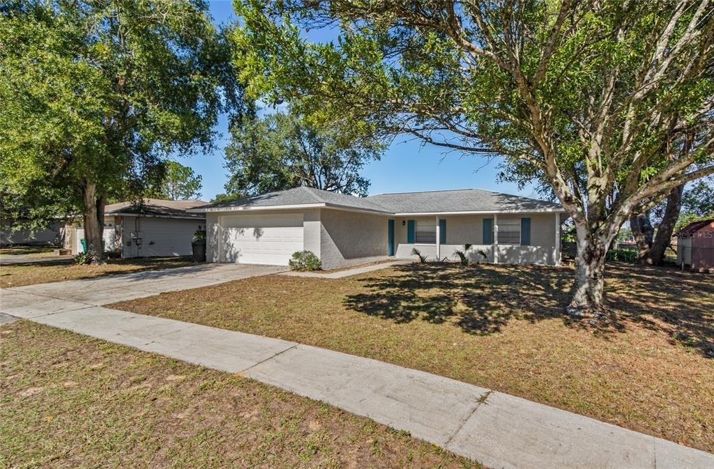 2711 N Dellwood Drive - Photo 0