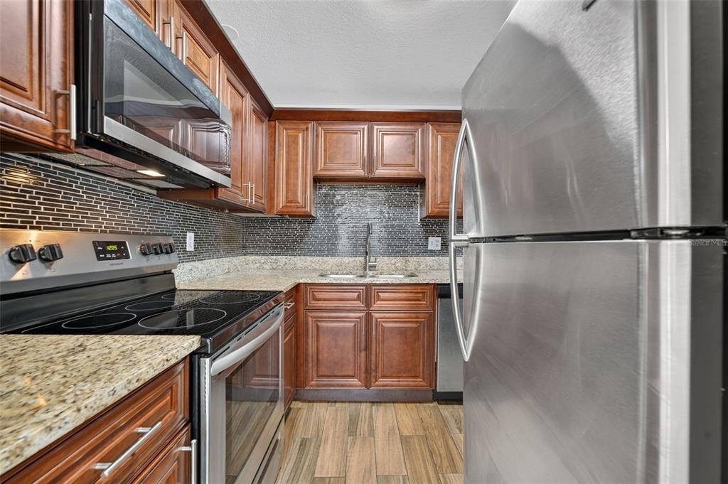 118 W America Street - Photo 2
