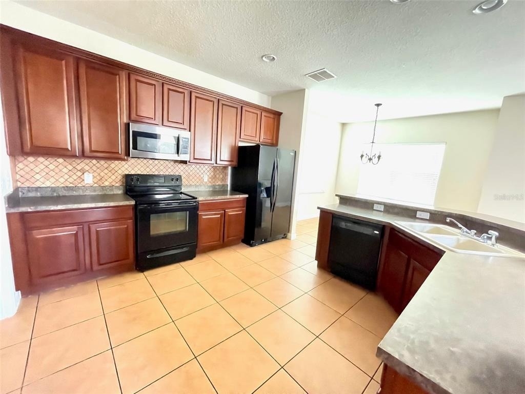 1023 Whirlaway Drive - Photo 4