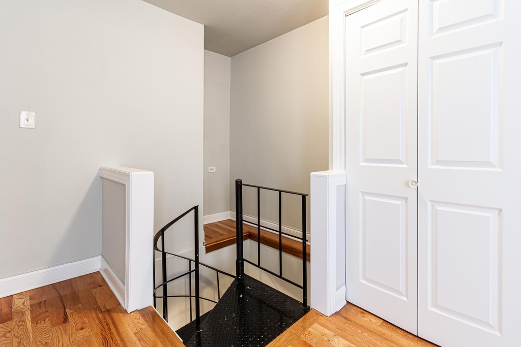 817 West Cornelia Avenue - Photo 3