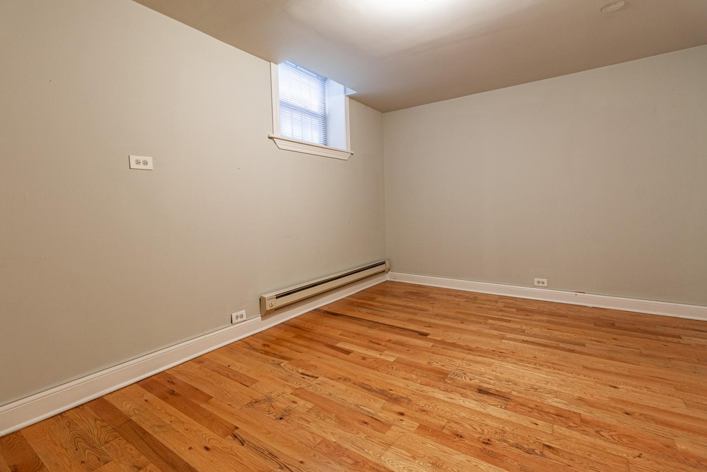 817 West Cornelia Avenue - Photo 9