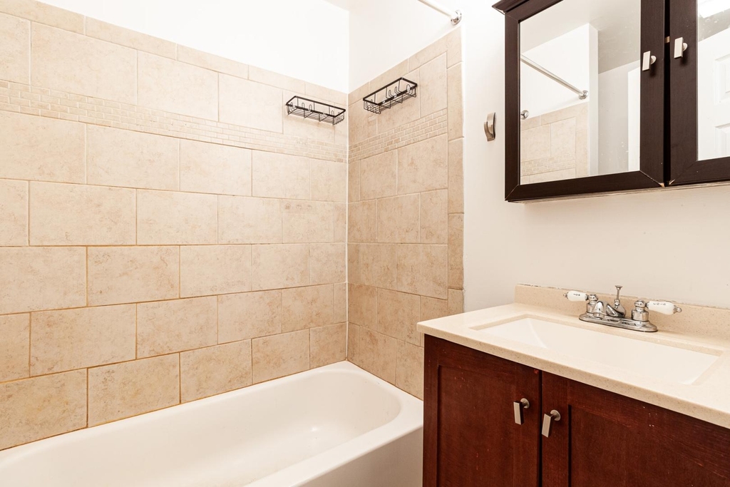 817 West Cornelia Avenue - Photo 12