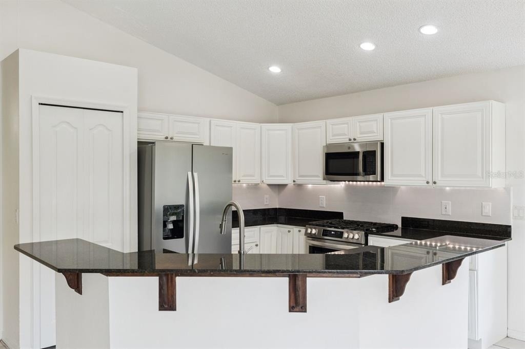 13635 Waterhouse Way - Photo 10