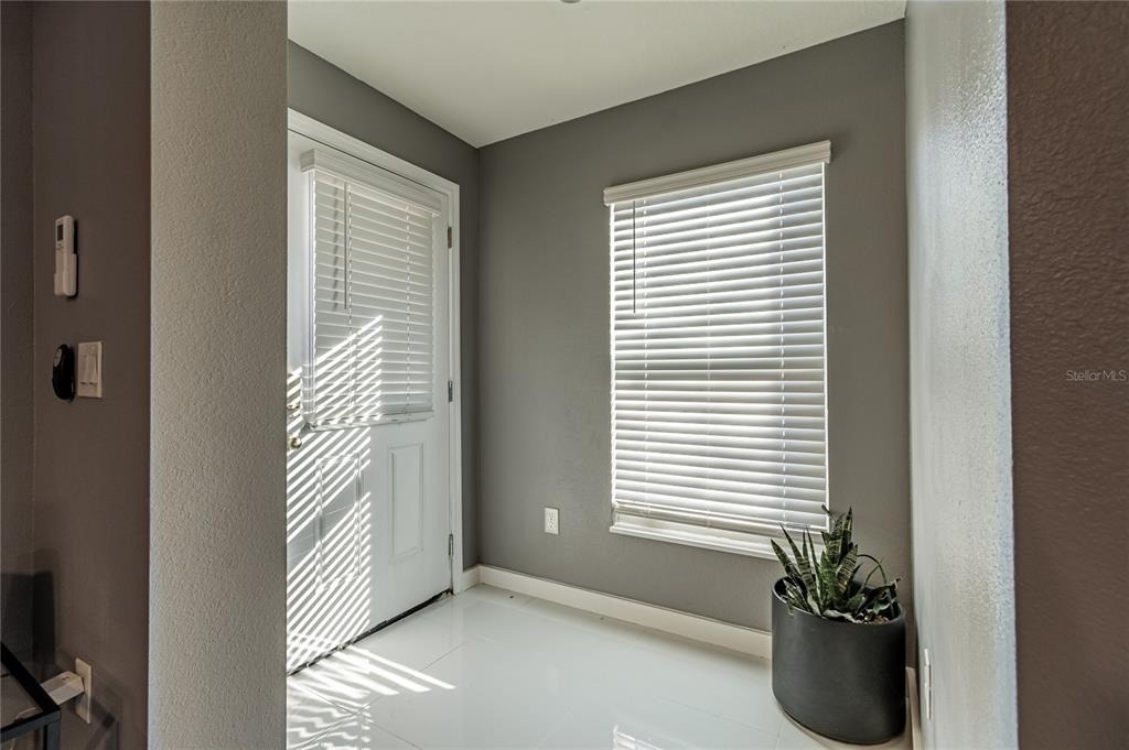 1225 E Livingston Street - Photo 2