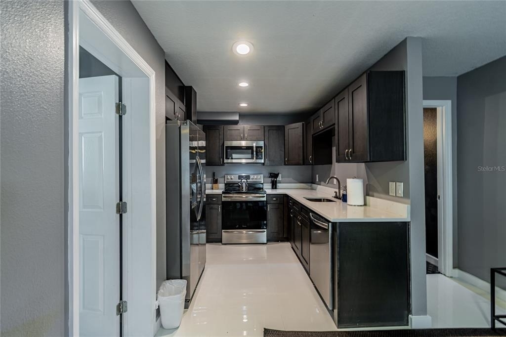 1225 E Livingston Street - Photo 15