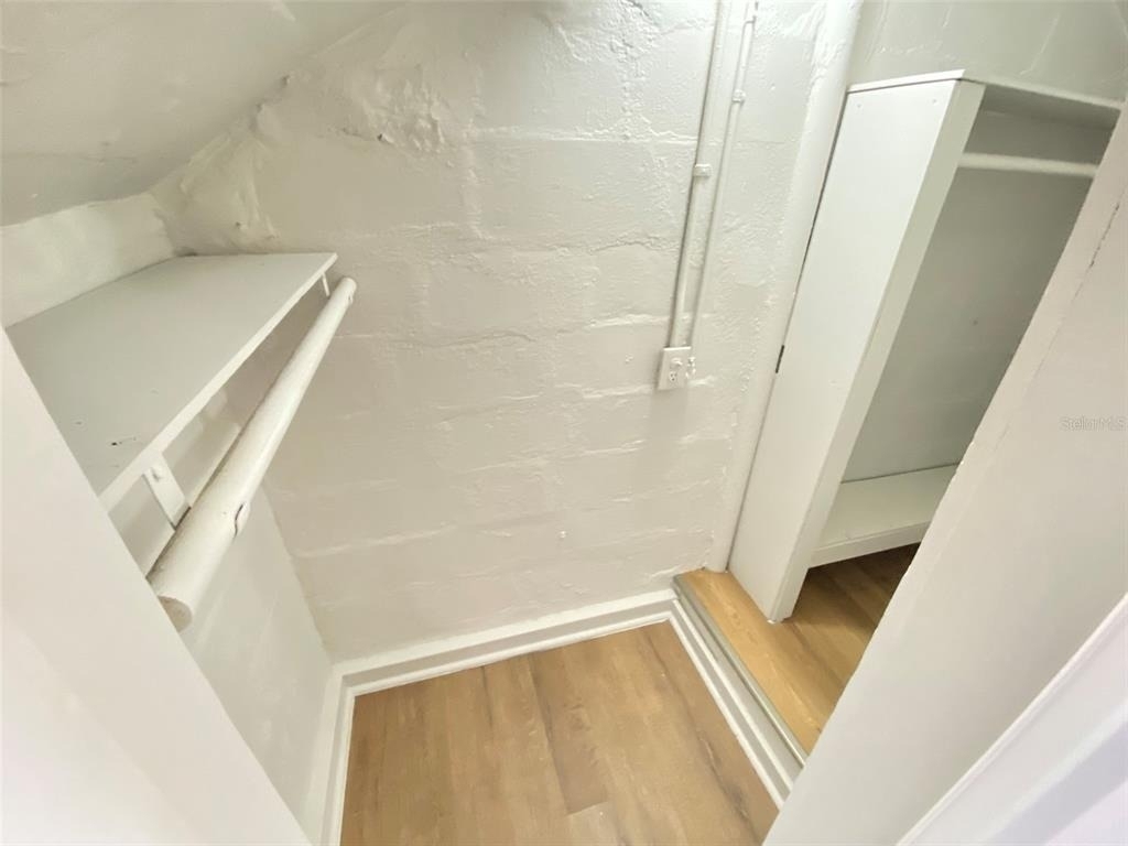 812 W Livingston Street - Photo 3