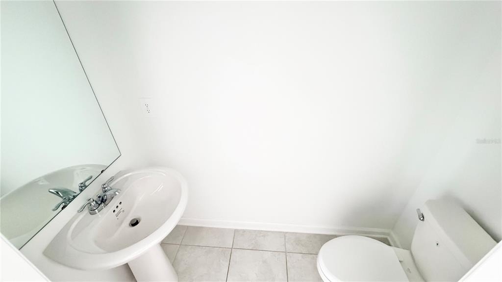 1033 Waterfall Boulevard - Photo 2