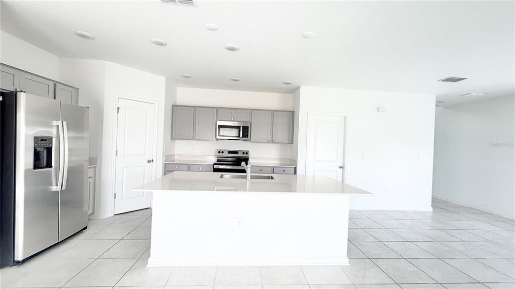 1033 Waterfall Boulevard - Photo 4