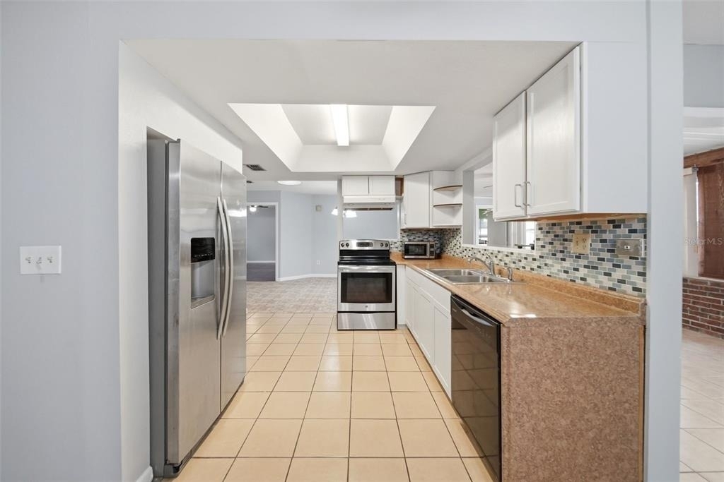 8334 Crosswicks Drive - Photo 3