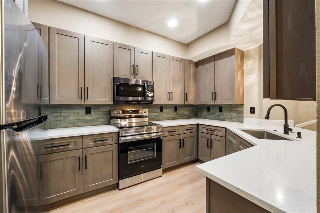 5512 Metrowest Boulevard - Photo 4