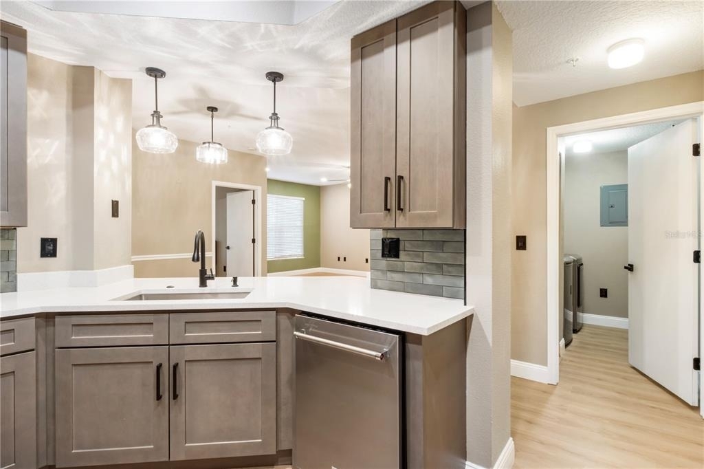 5512 Metrowest Boulevard - Photo 3