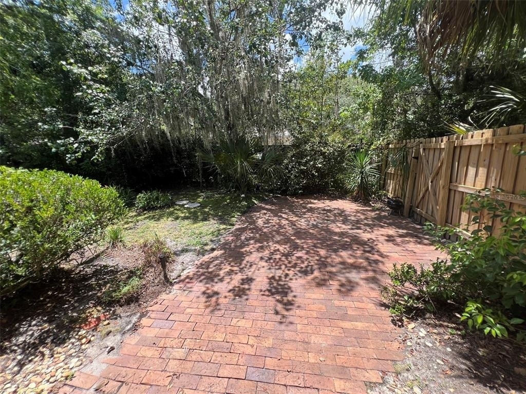 703 Ne 5th Place - Photo 18