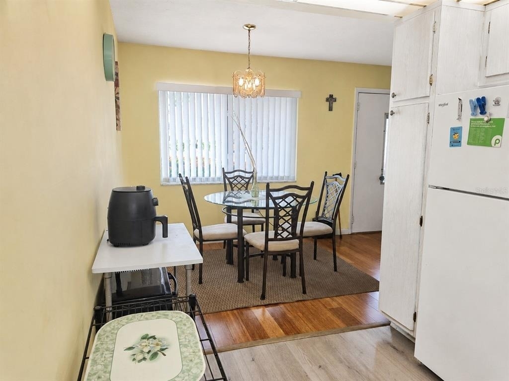 8454 111th Street - Photo 4