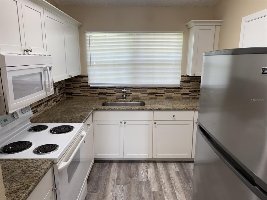 20005 Chalkleaf Court - Photo 4
