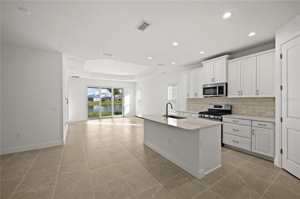 10366 Lake George Avenue - Photo 8